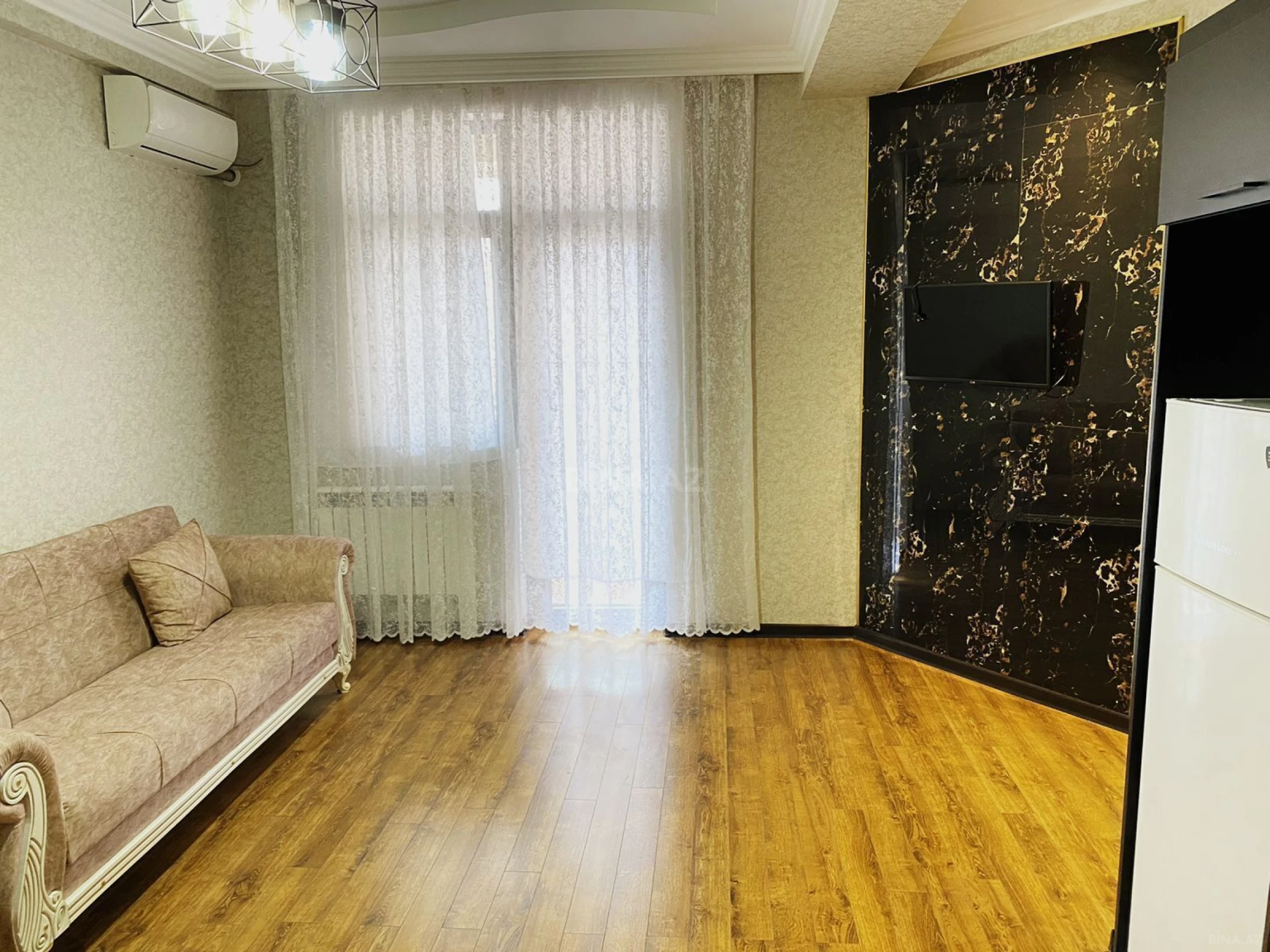 Kirayə verilir 2 otaqlı mənzil 60 m²