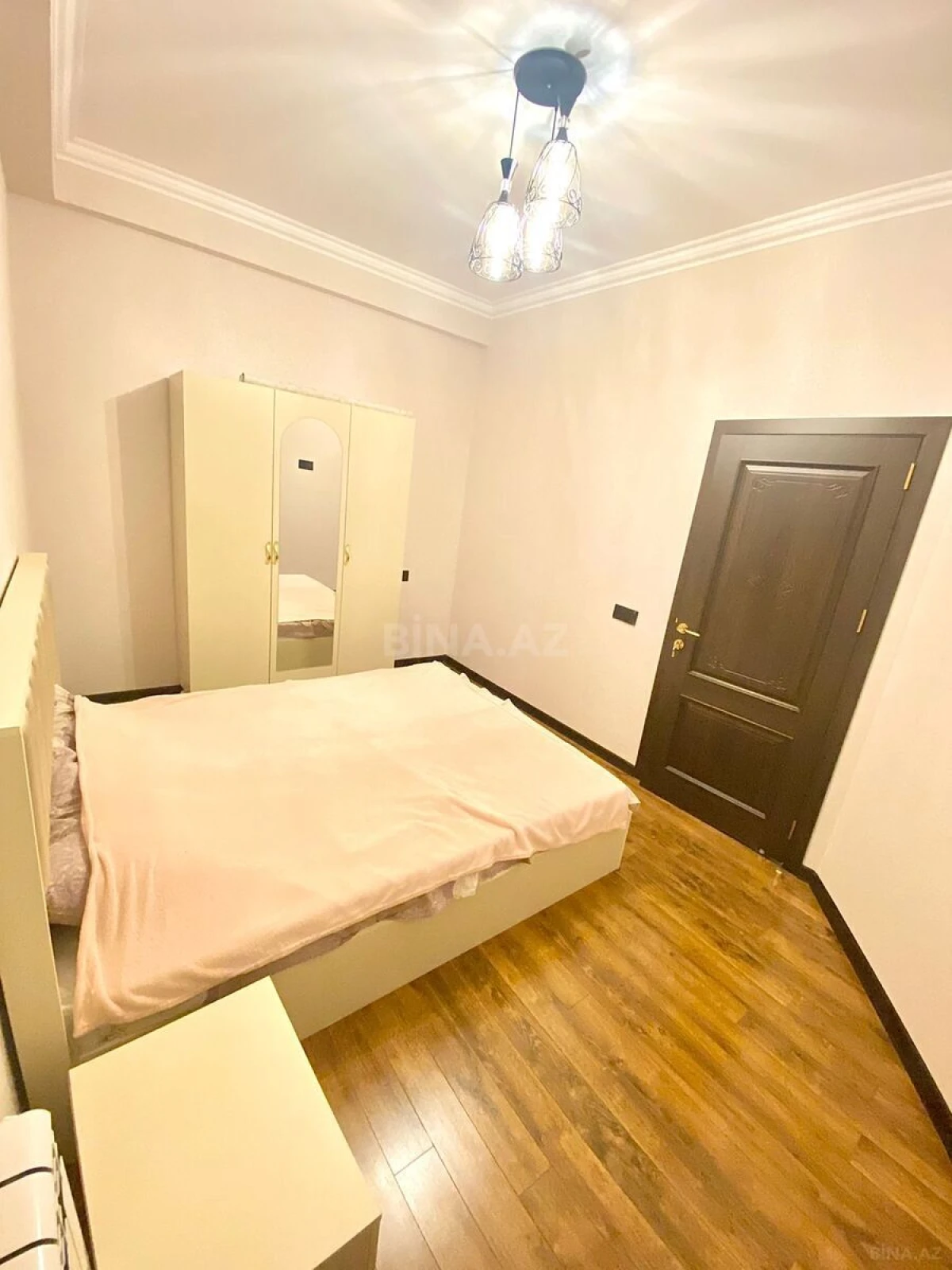 Kirayə verilir 2 otaqlı mənzil 60 m²