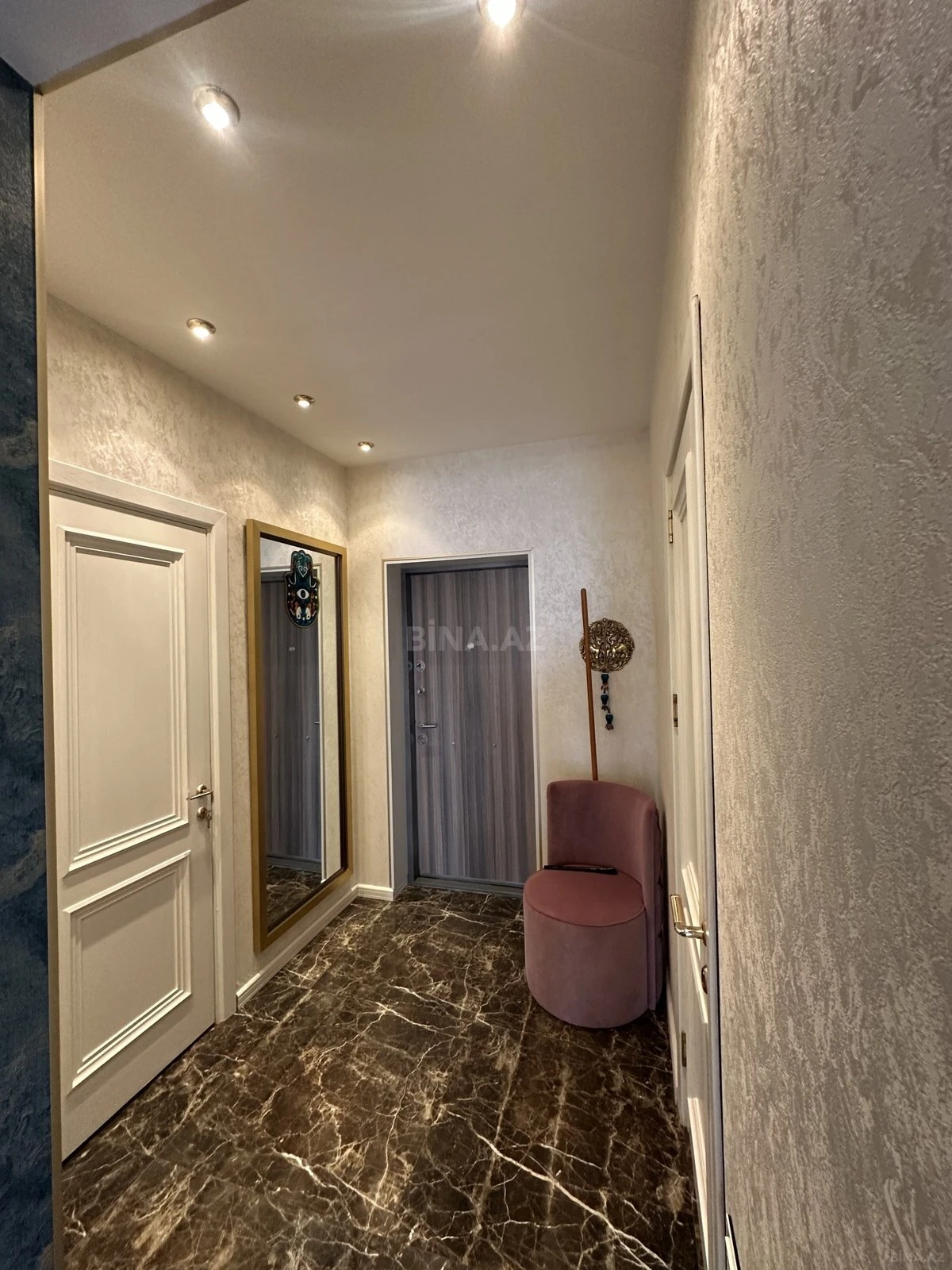 Kirayə verilir 2 otaqlı mənzil 65 m²
