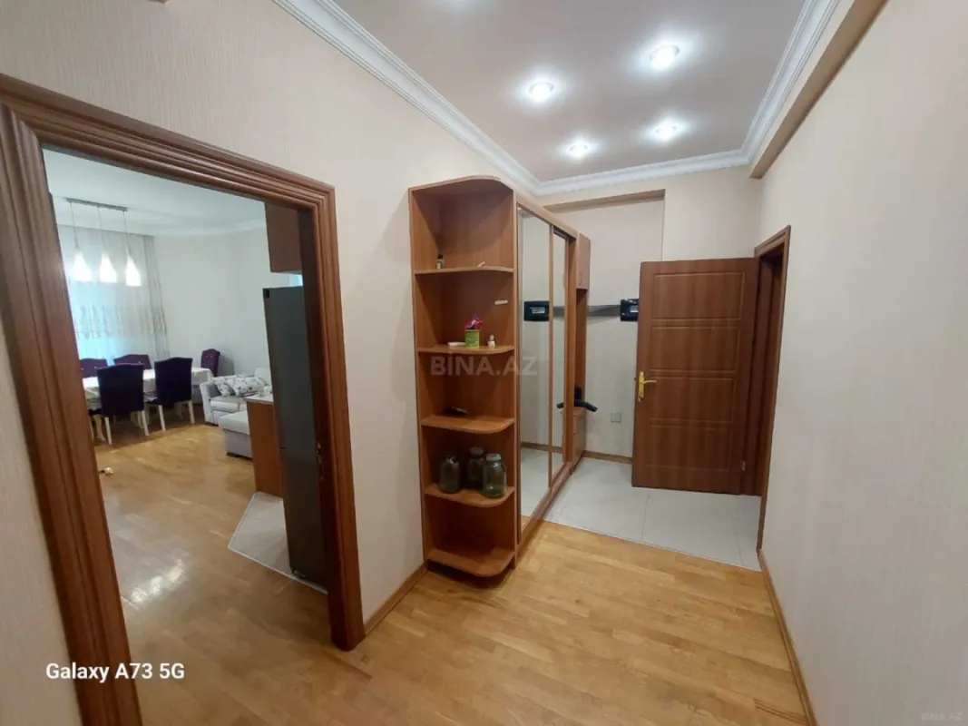 Kirayə verilir 2 otaqlı mənzil 60 m²