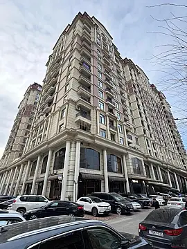 Satılır 4 otaqlı mənzil 180 m² — Bakı, Nərimanov 4 otaq 180.00 m²