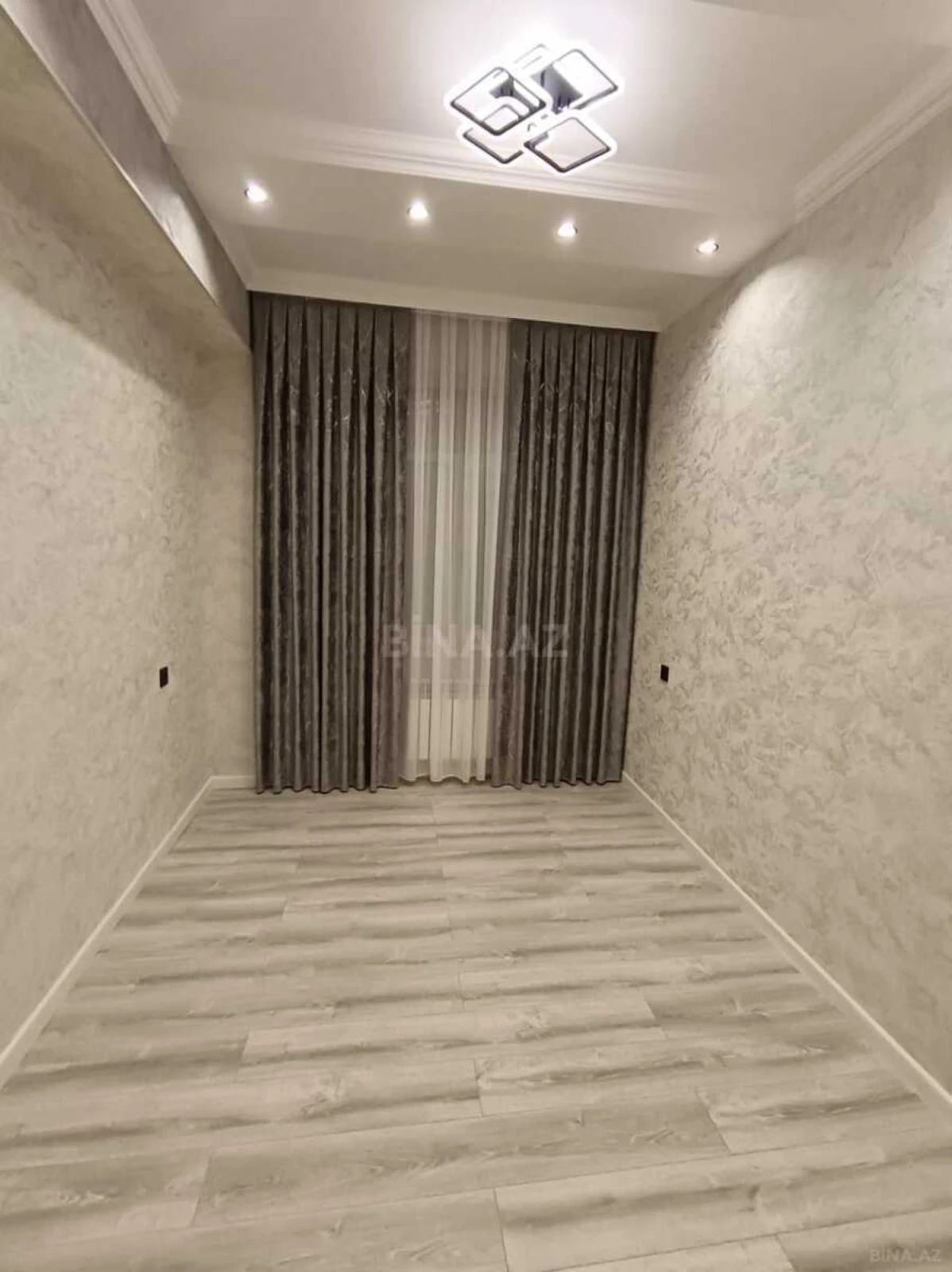 Satılır 3 otaqlı mənzil 95 m²