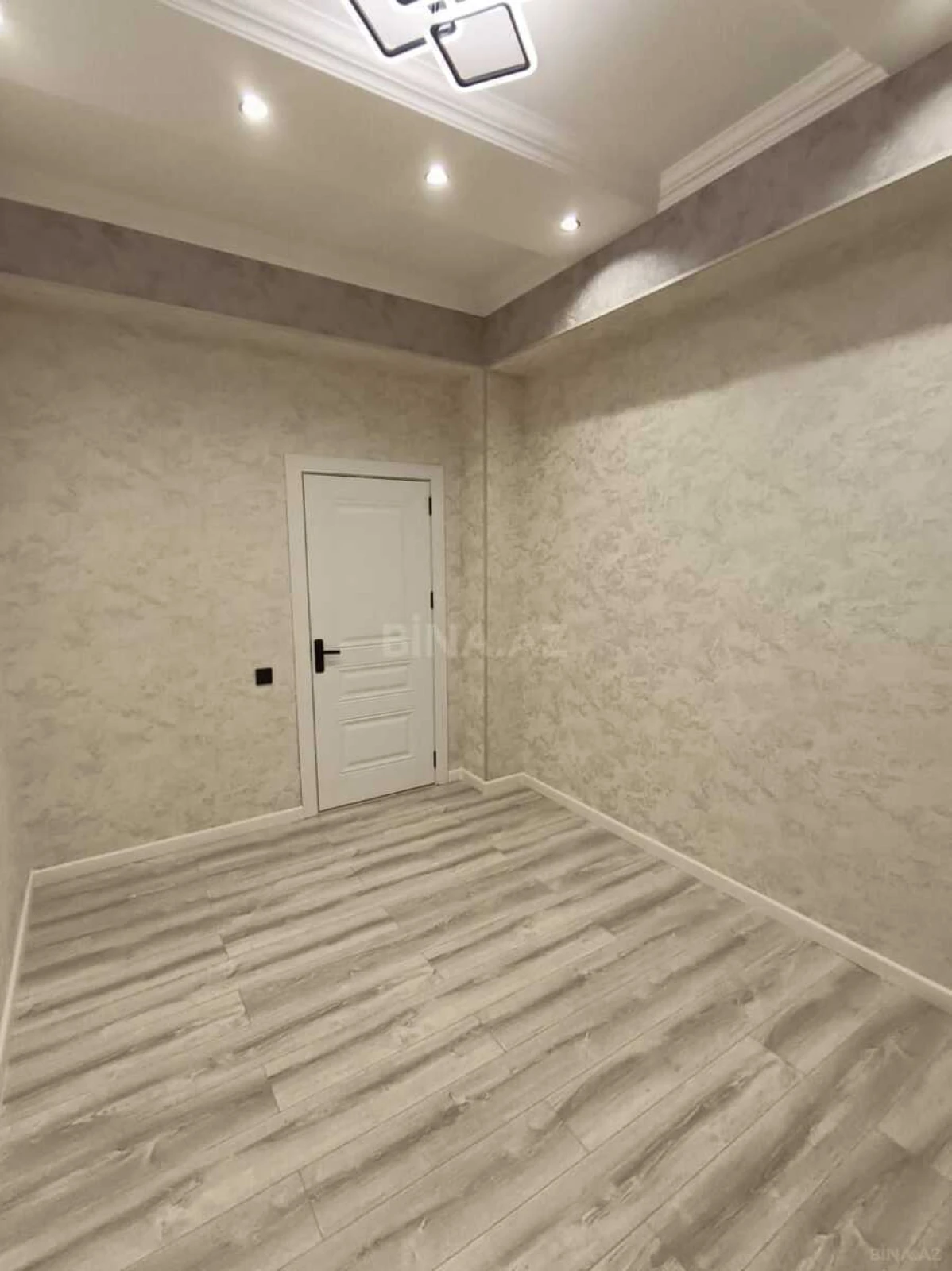 Satılır 3 otaqlı mənzil 95 m²