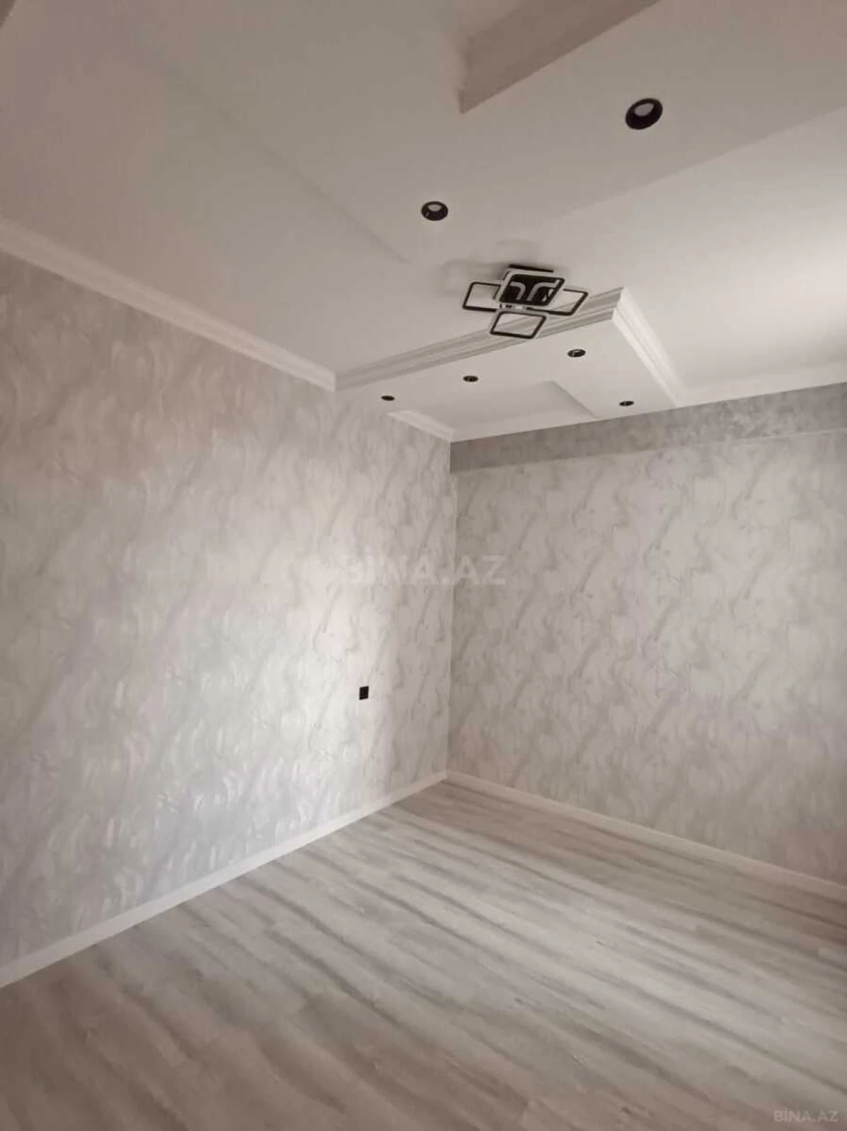 Satılır 3 otaqlı mənzil 95 m²