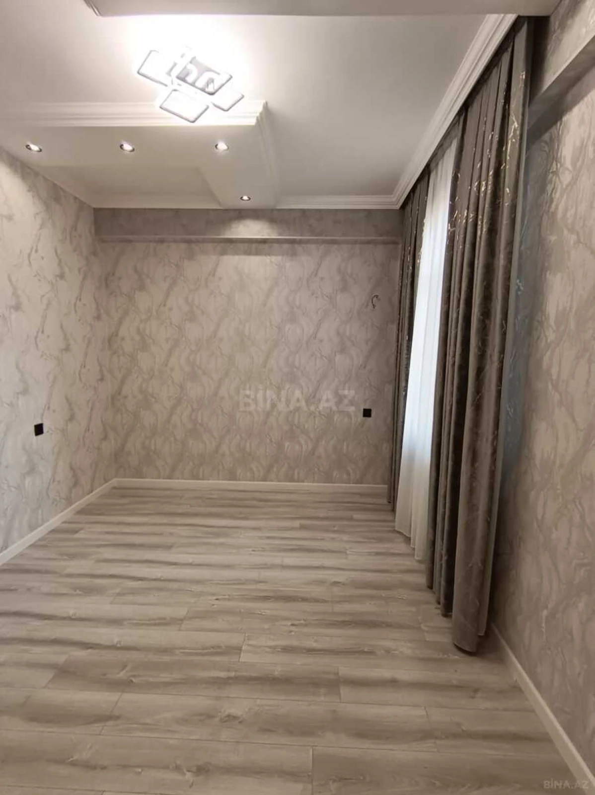 Satılır 3 otaqlı mənzil 95 m²