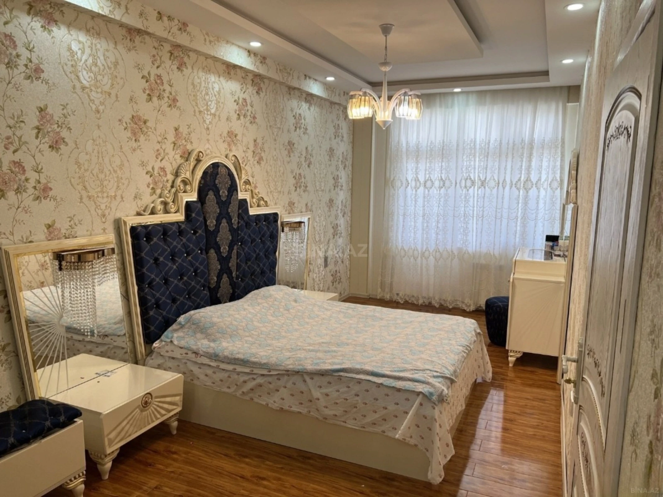 Satılır 3 otaqlı mənzil 105 m²