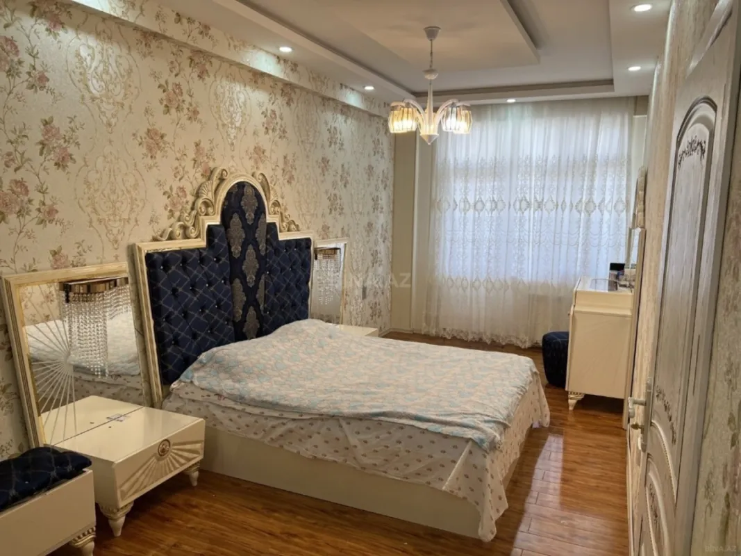Satılır 3 otaqlı mənzil 105 m²