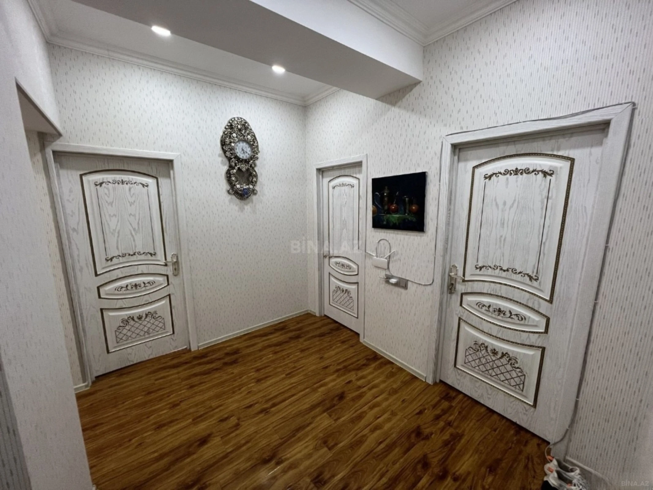 Satılır 3 otaqlı mənzil 105 m²