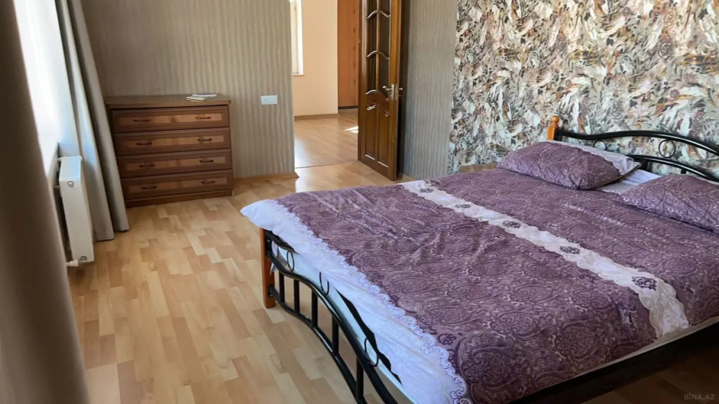 Kirayə verilir 6 otaqlı həyət evi 300 m²