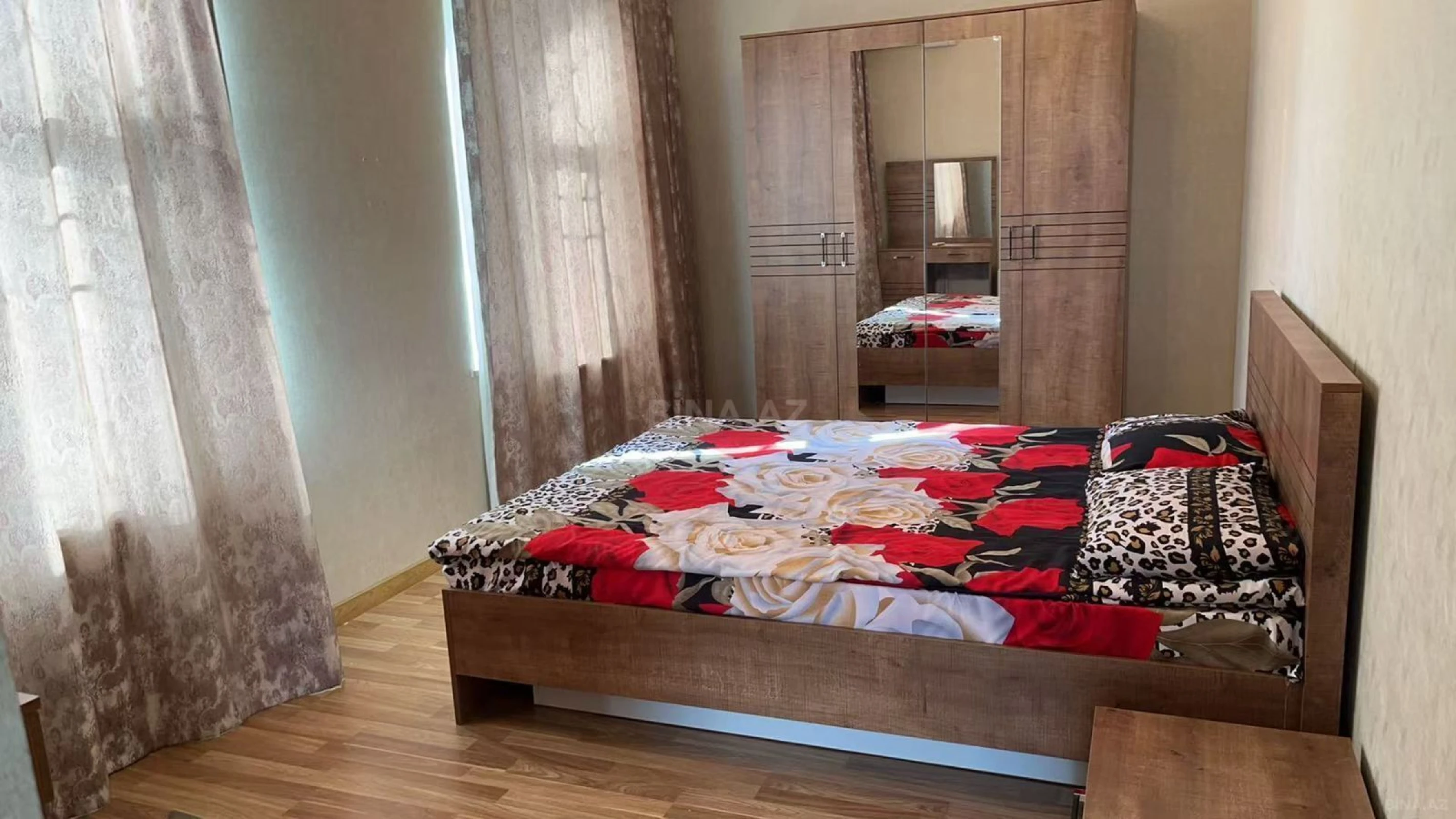 Kirayə verilir 6 otaqlı həyət evi 300 m²