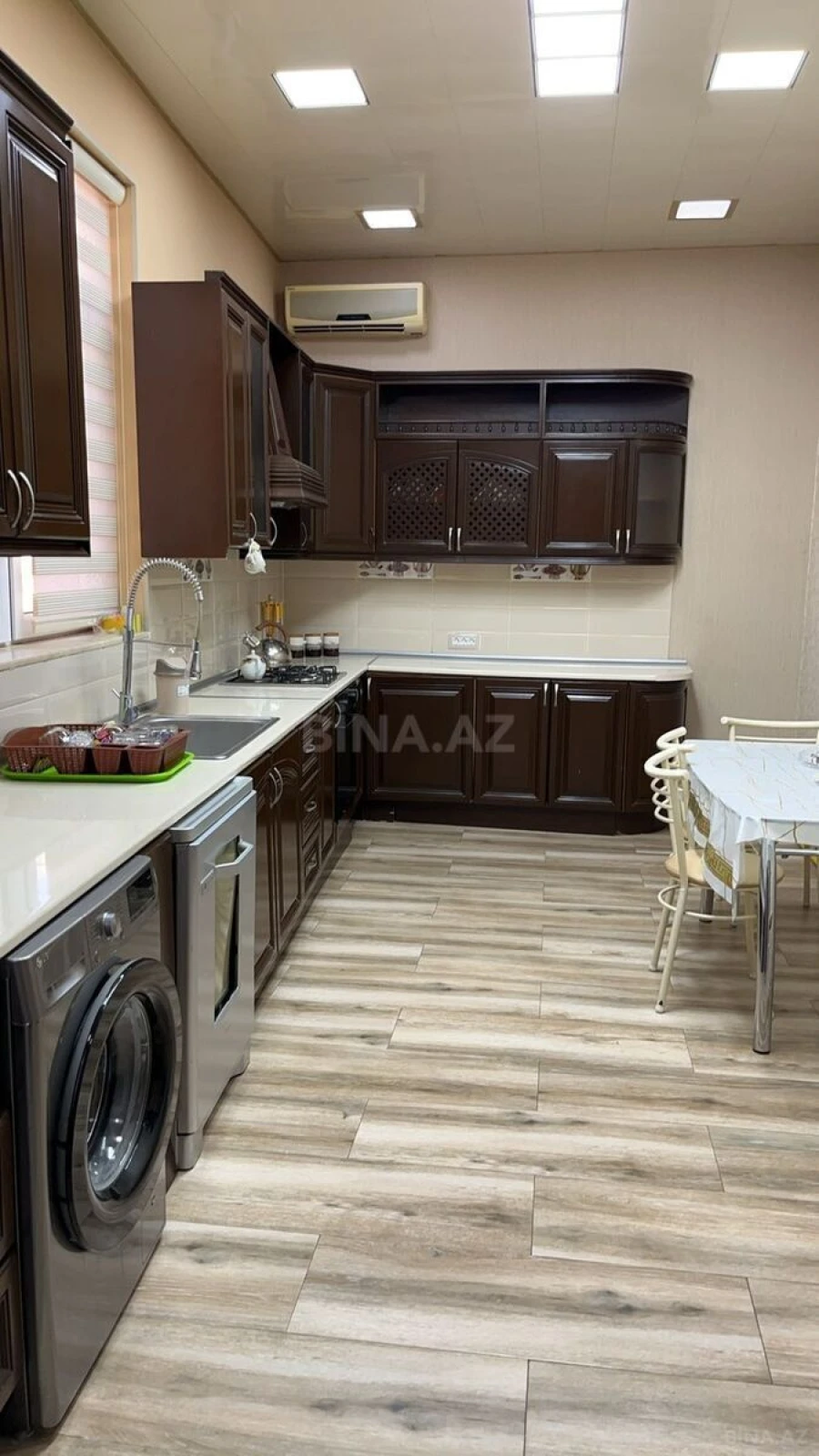 Kirayə verilir 6 otaqlı həyət evi 300 m²