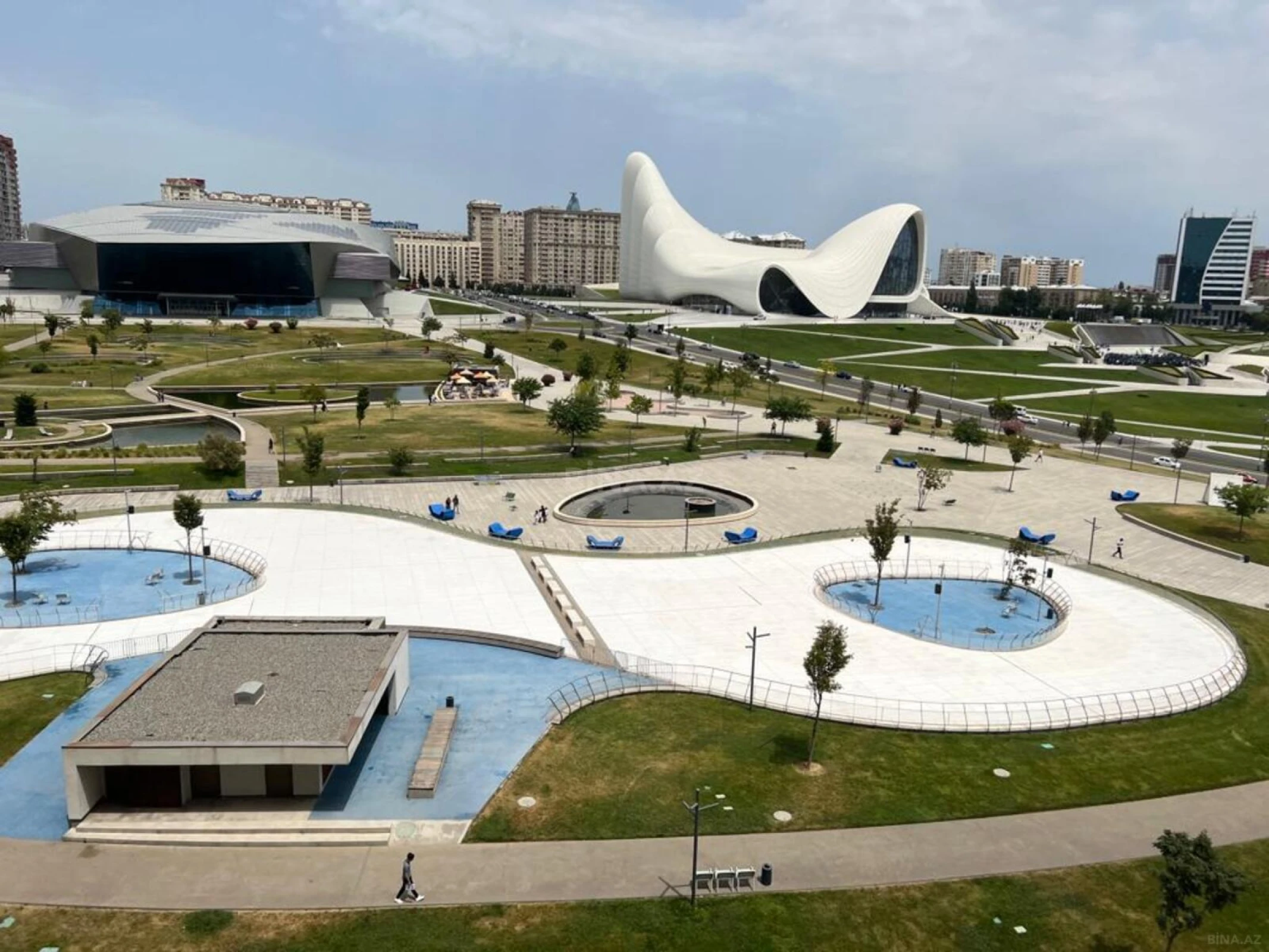 Satılır 2 otaqlı mənzil 97 m²