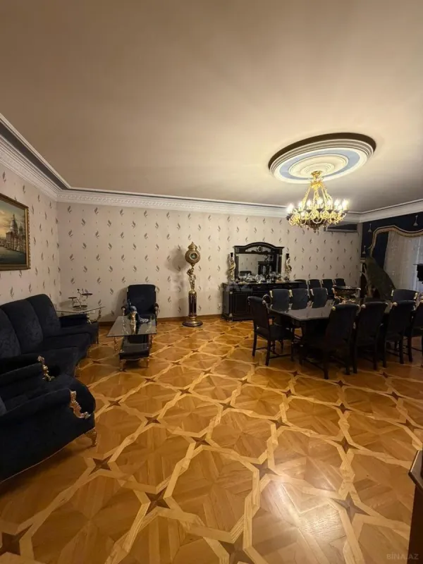 Satılır 5 otaqlı mənzil 230 m²