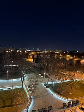 Satılır 5 otaqlı mənzil 230 m²