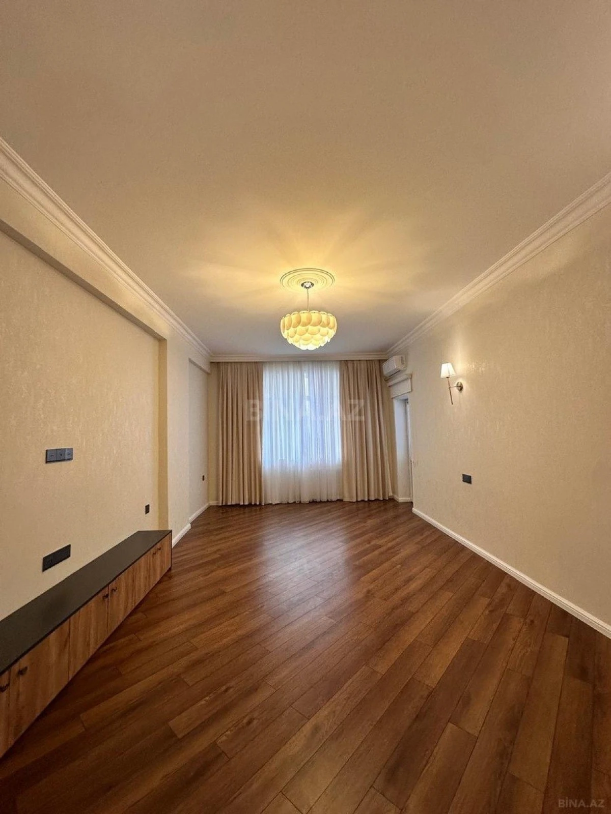 Satılır 3 otaqlı mənzil 110 m²