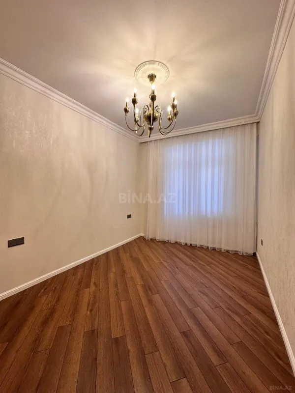 Satılır 3 otaqlı mənzil 110 m²