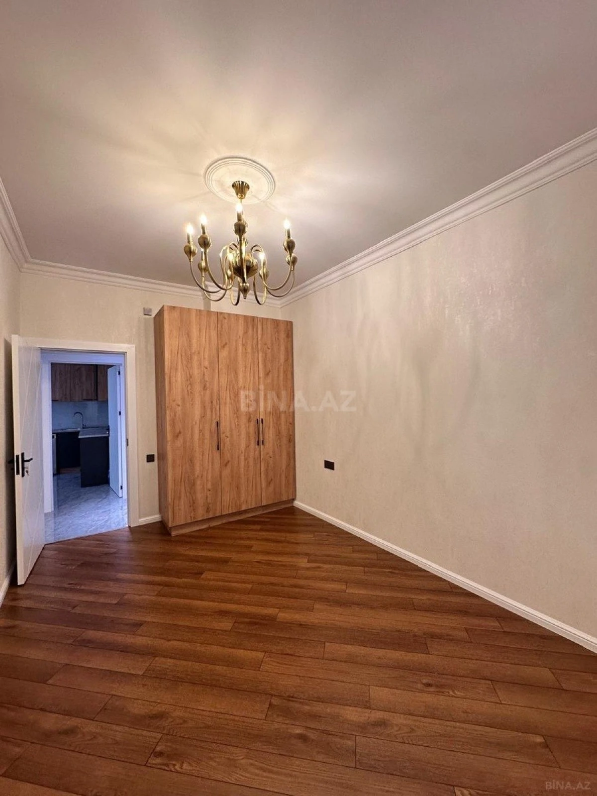 Satılır 3 otaqlı mənzil 110 m²