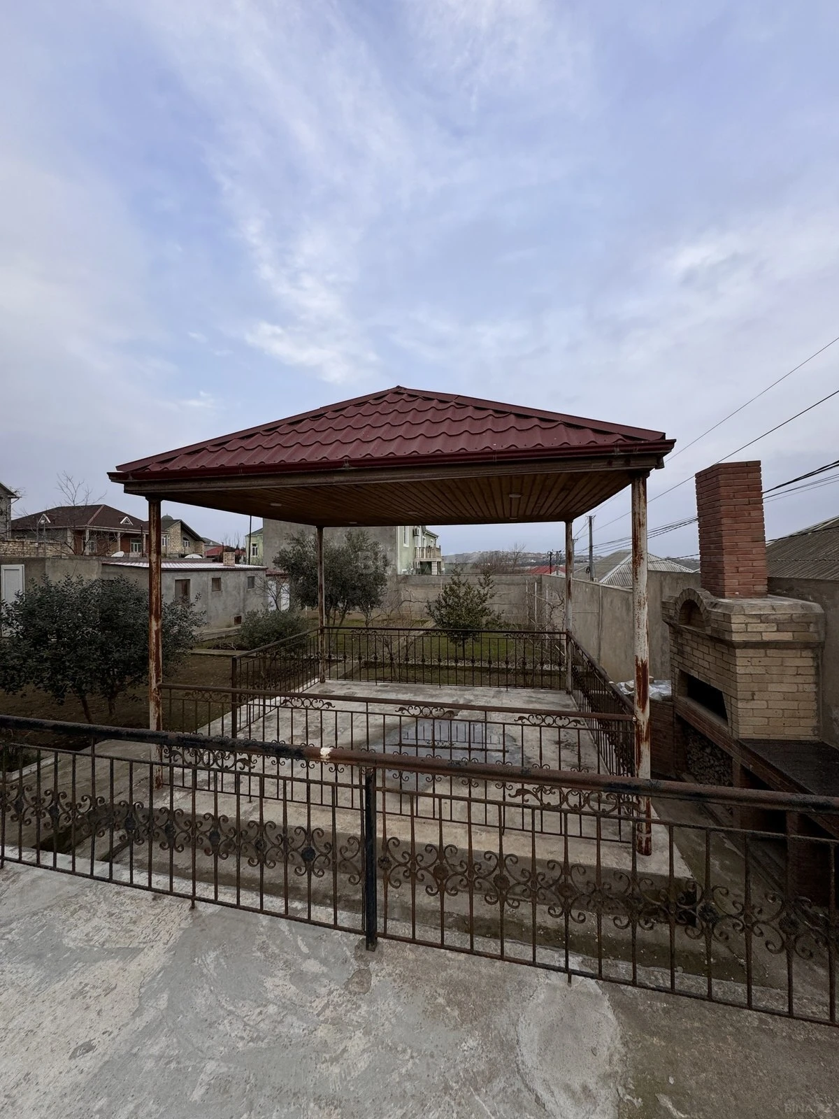 Satılır 6 otaqlı həyət evi 280 m²