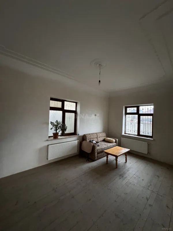 Satılır 6 otaqlı həyət evi 280 m²