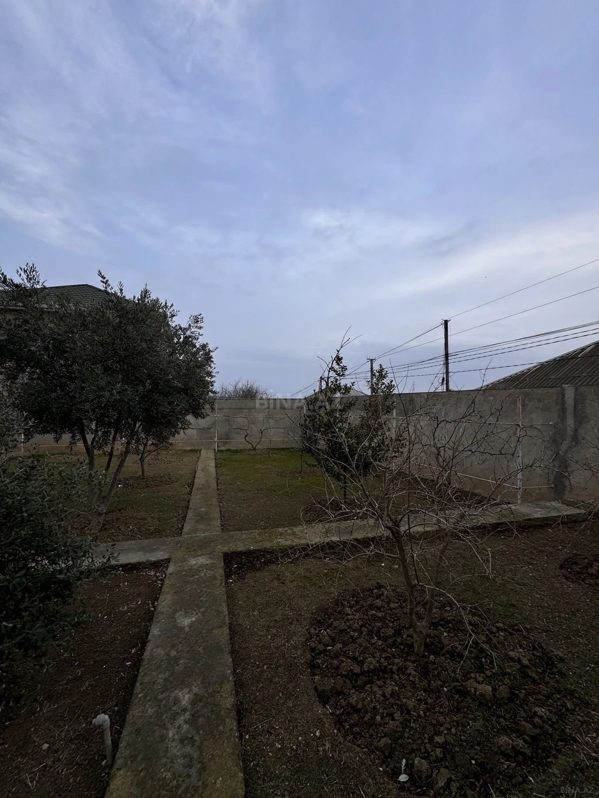 Satılır 6 otaqlı həyət evi 280 m²