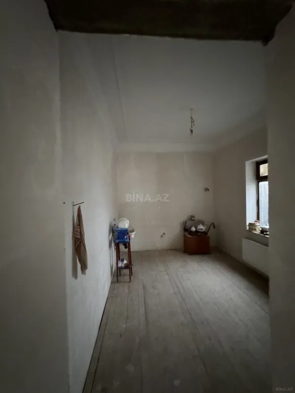 Satılır 6 otaqlı həyət evi 280 m²