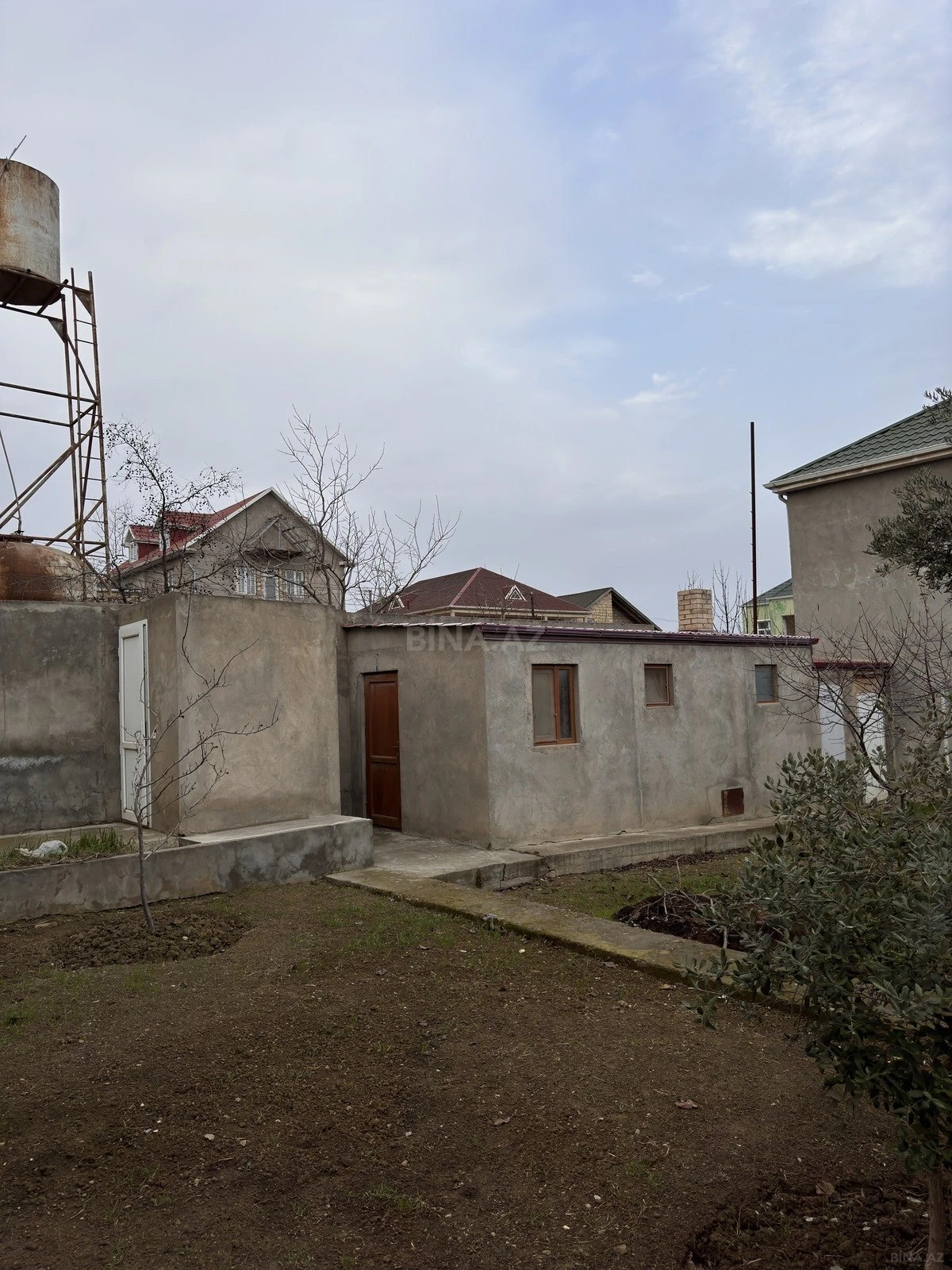 Satılır 6 otaqlı həyət evi 280 m²