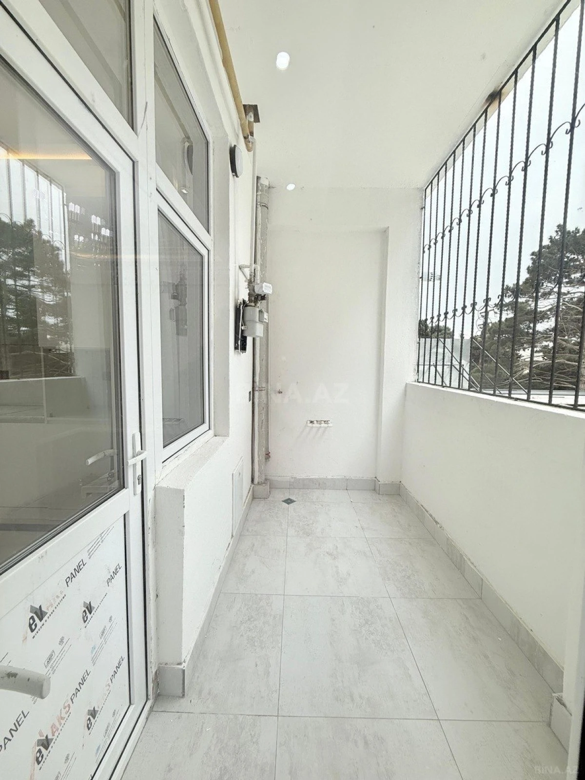 Satılır 3 otaqlı mənzil 120 m²
