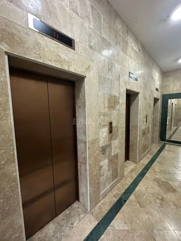 Kirayə verilir 2 otaqlı mənzil 93 m²
