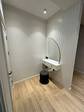 Kirayə verilir 2 otaqlı mənzil 93 m²