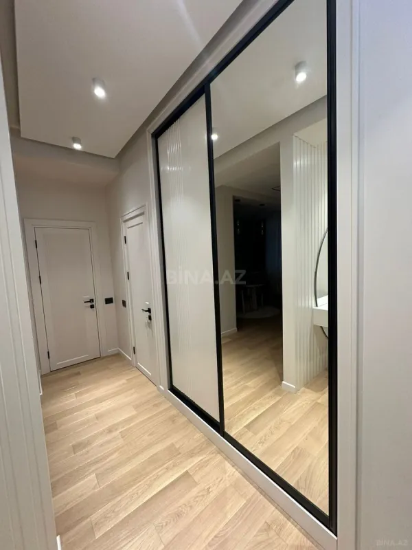 Kirayə verilir 2 otaqlı mənzil 93 m²