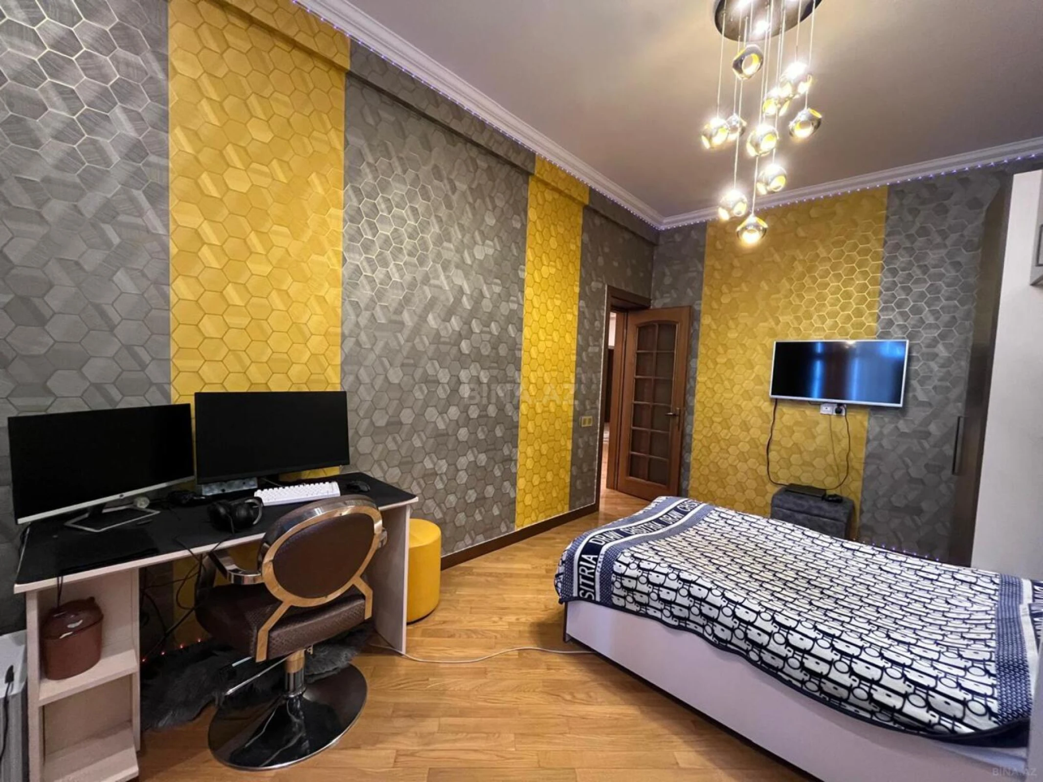 Kirayə verilir 4 otaqlı mənzil 180 m²