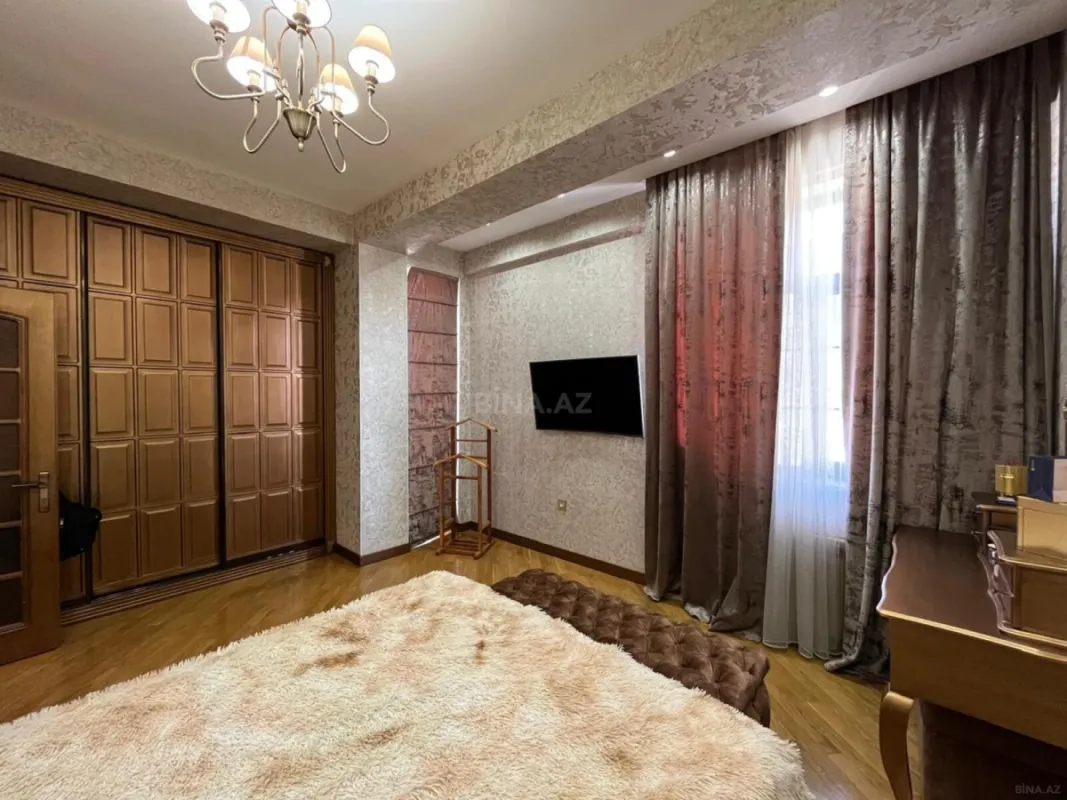 Kirayə verilir 4 otaqlı mənzil 180 m²