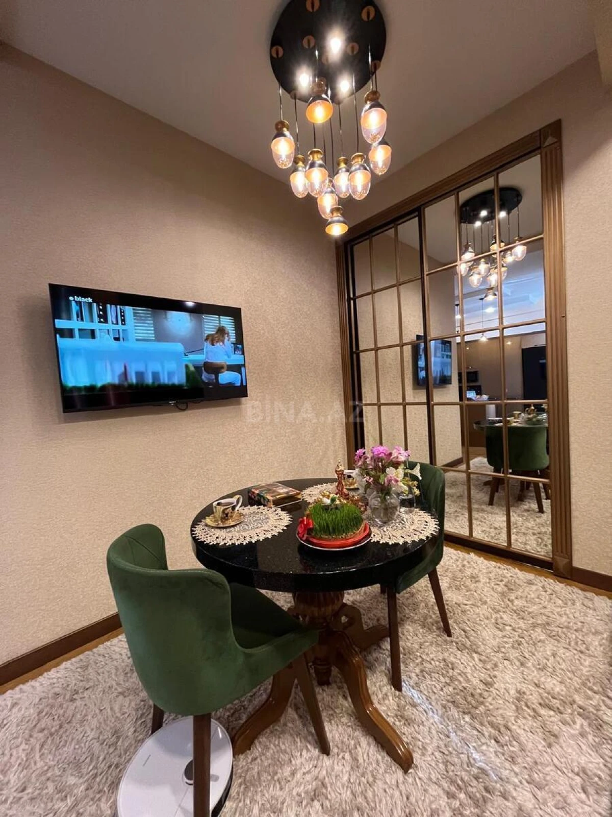 Kirayə verilir 4 otaqlı mənzil 180 m²