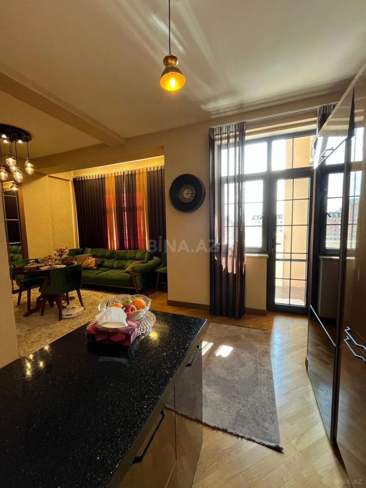 Kirayə verilir 4 otaqlı mənzil 180 m²