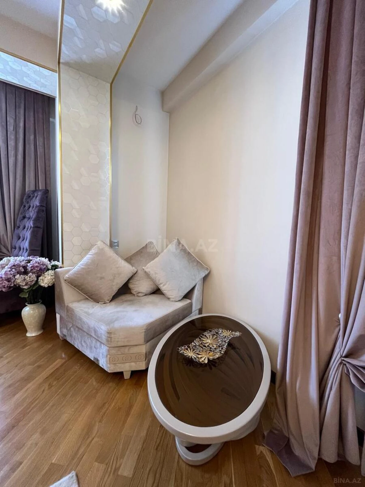 Kirayə verilir 4 otaqlı mənzil 180 m²