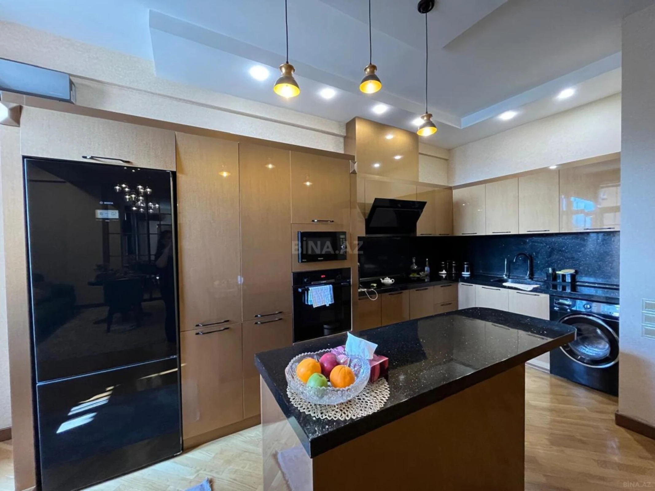 Kirayə verilir 4 otaqlı mənzil 180 m²