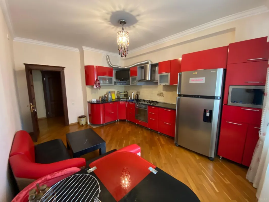 Kirayə verilir 3 otaqlı mənzil 150 m²
