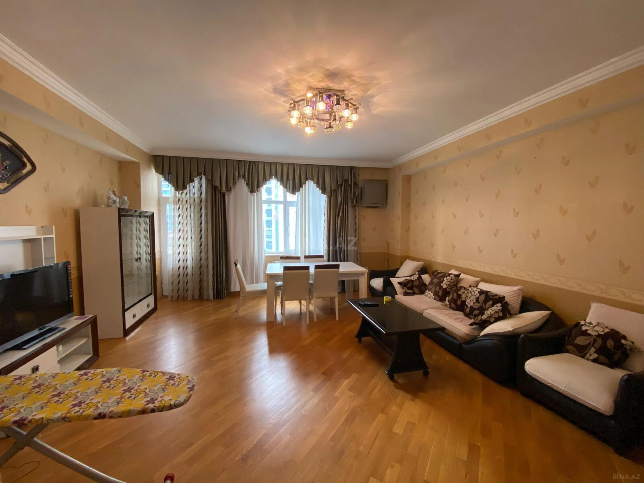 Kirayə verilir 3 otaqlı mənzil 150 m²