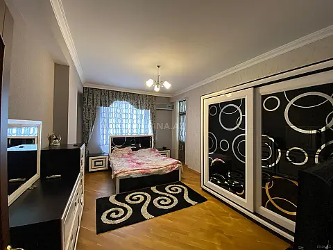 Kirayə verilir 3 otaqlı mənzil 150 m²