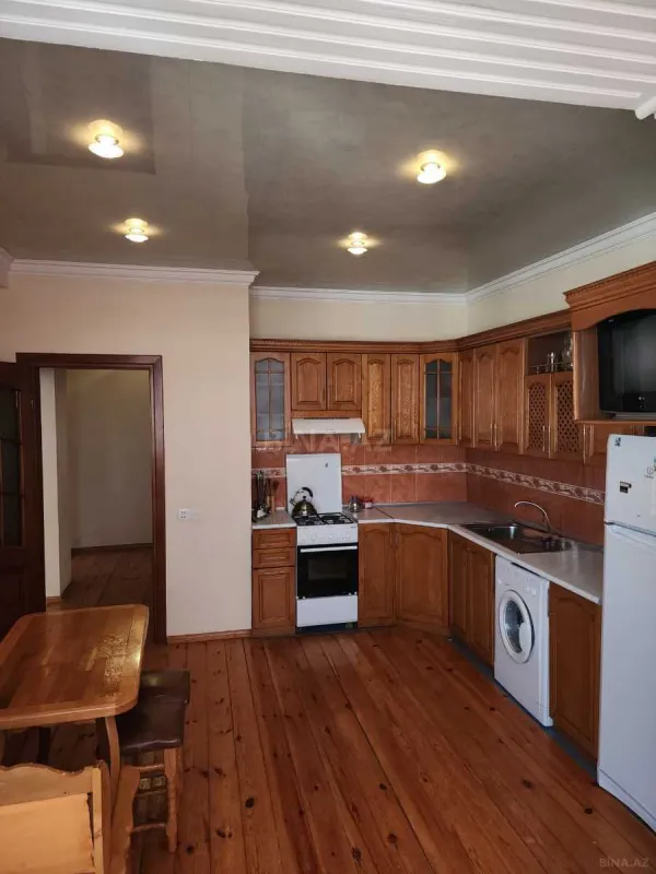 Kirayə verilir 2 otaqlı mənzil 96 m²