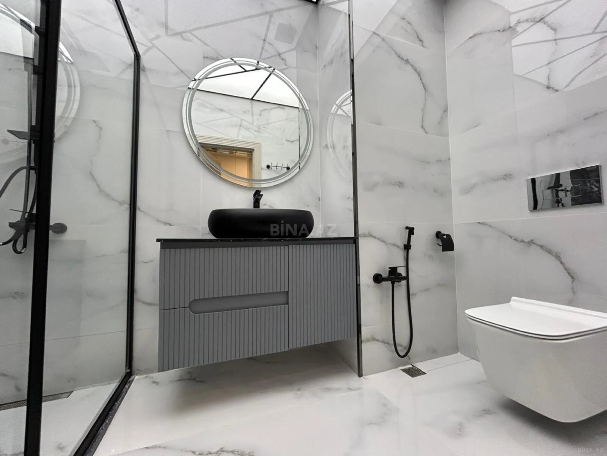 Satılır 2 otaqlı mənzil 66 m²