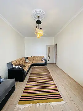 Satılır 5 otaqlı mənzil 120 m²