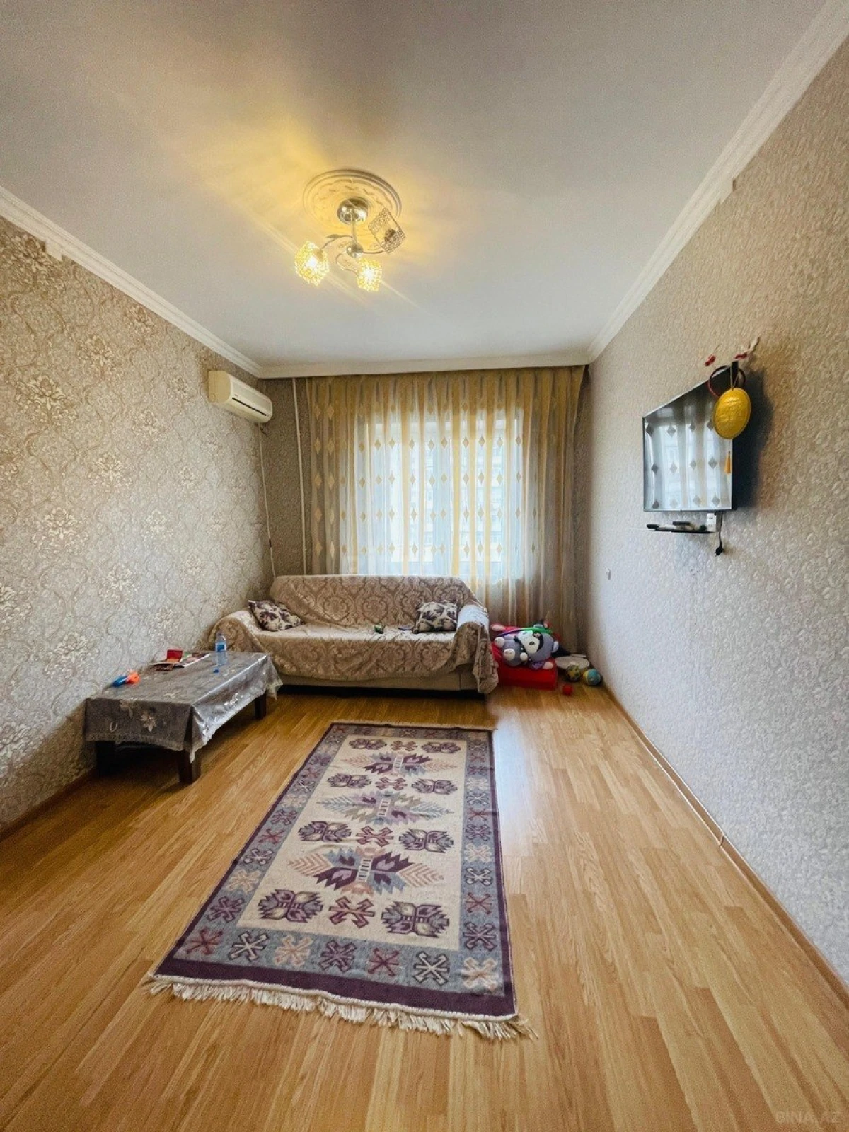 Satılır 5 otaqlı mənzil 120 m²