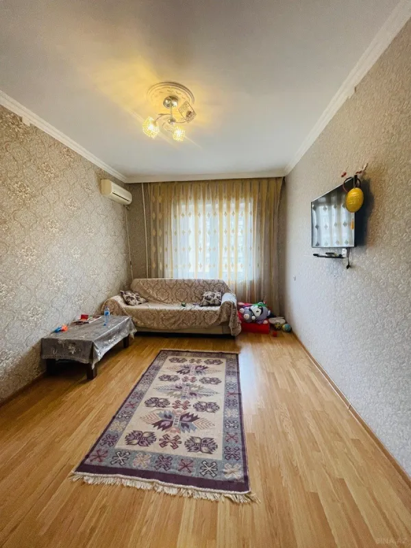 Satılır 5 otaqlı mənzil 120 m²