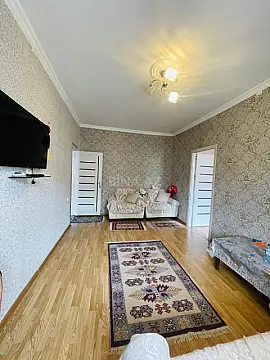 Satılır 5 otaqlı mənzil 120 m²