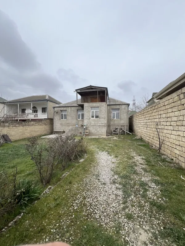 Satılır 4 otaqlı həyət evi 130 m²