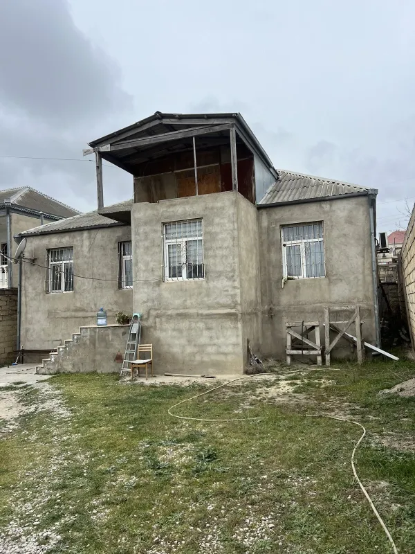 Satılır 4 otaqlı həyət evi 130 m²