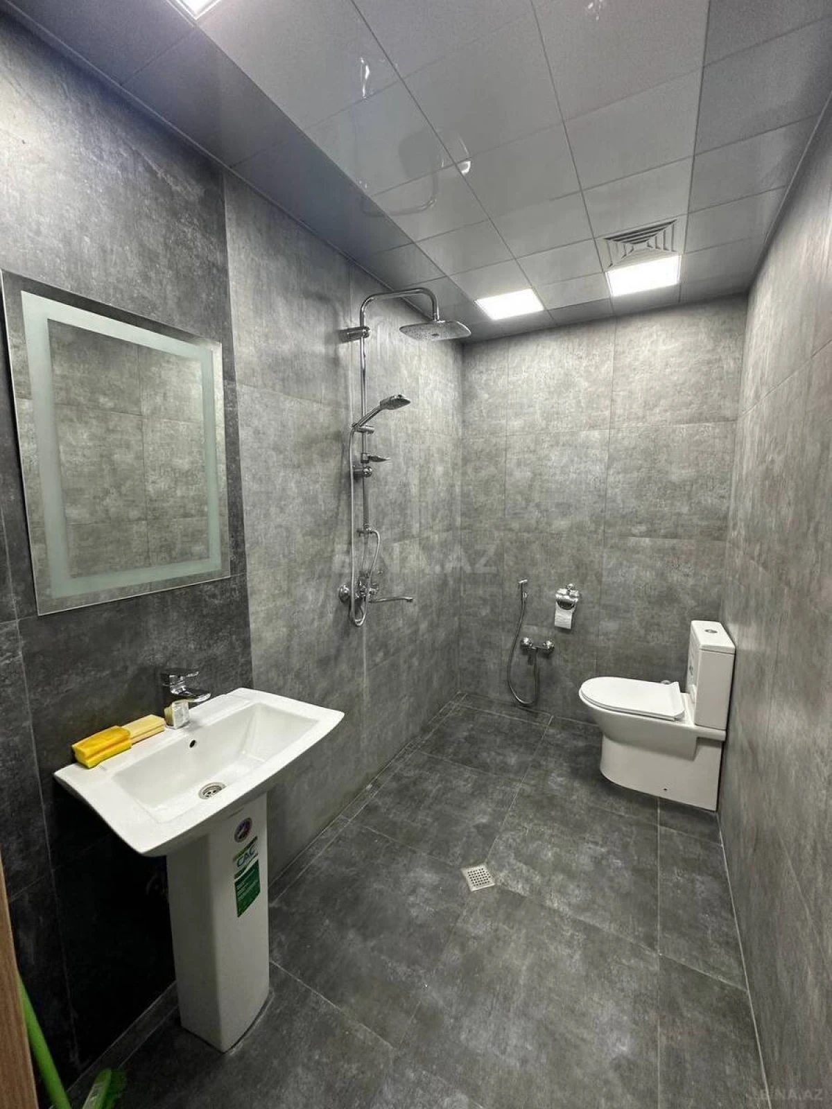 Kirayə verilir 2 otaqlı mənzil 55 m²