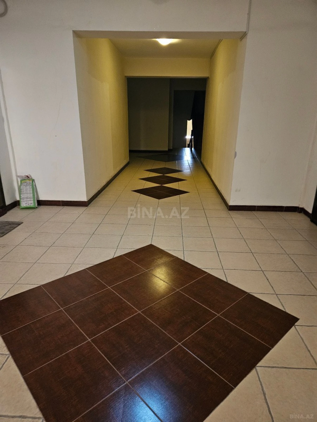 Satılır 5 otaqlı mənzil 225 m²