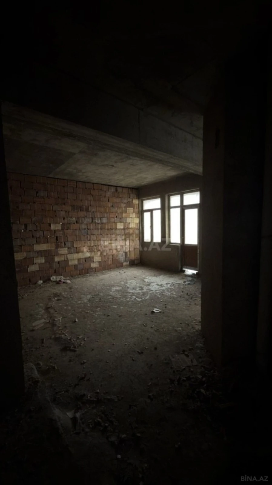 Satılır 5 otaqlı mənzil 225 m²